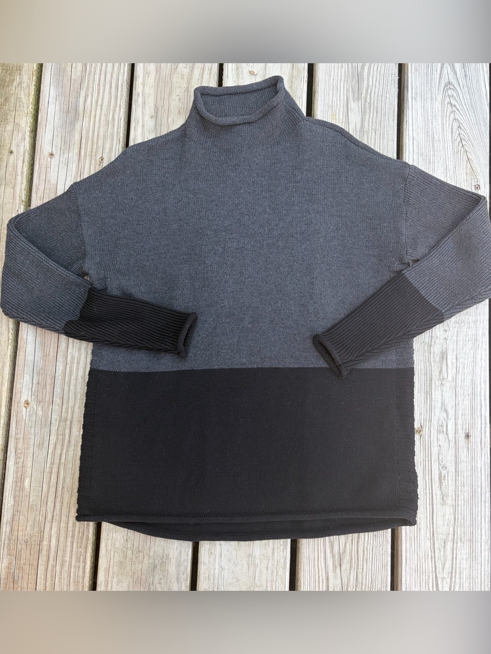 Tahari Mock Neck Color block Sweater Sz Small Black And Grey Classic Minimalist
